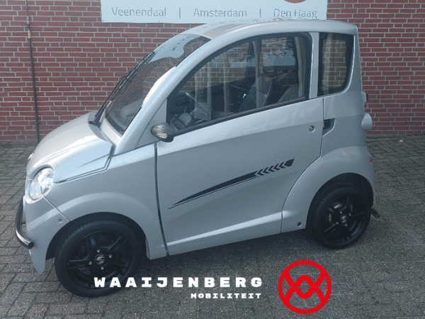 Canta 2 Premium voorzien van matzwarte velgen en striping set - Gereserveerd RF