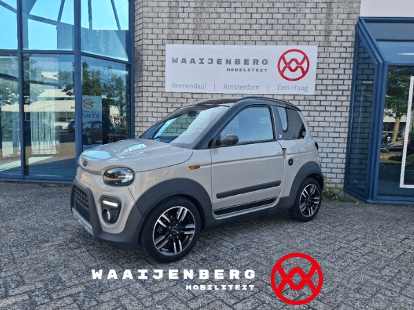 Microcar M.Go 6 X DCI EPS achteruitrijcamera Bluetooth radio carkit