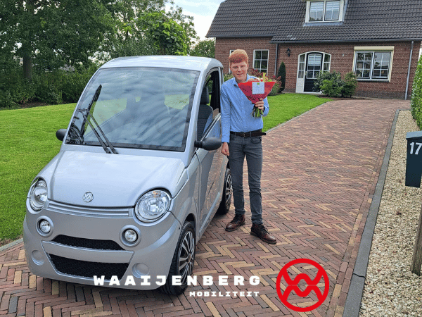 Na een succesvolle proefrit koos Lucas voor een nieuwe Canta Premium. Hij volgde de bouw op de voet en kon eindelijk trots zijn eigen Canta in ontvangst nemen. Lucas met zijn nieuwe Canta